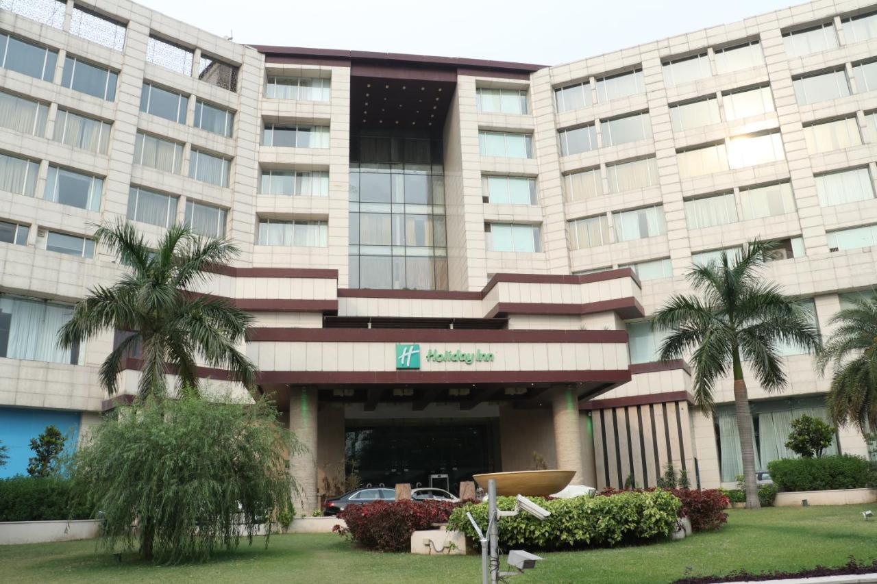 Holiday Inn Chandigarh Panchkula, An Ihg Hotel Esterno foto Holiday Inn, New Delhi